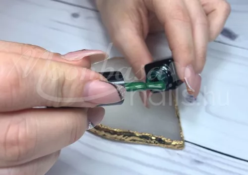 Tiger eye thermo gel polish 5ml #865 Cobalt green - Chameleon green