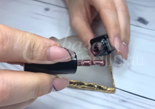 Tiger eye thermo gel polish 5ml #872 Aubergine purple