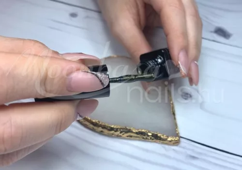 Tiger eye thermo gel polish 5ml #875 Dark poison green - night blue